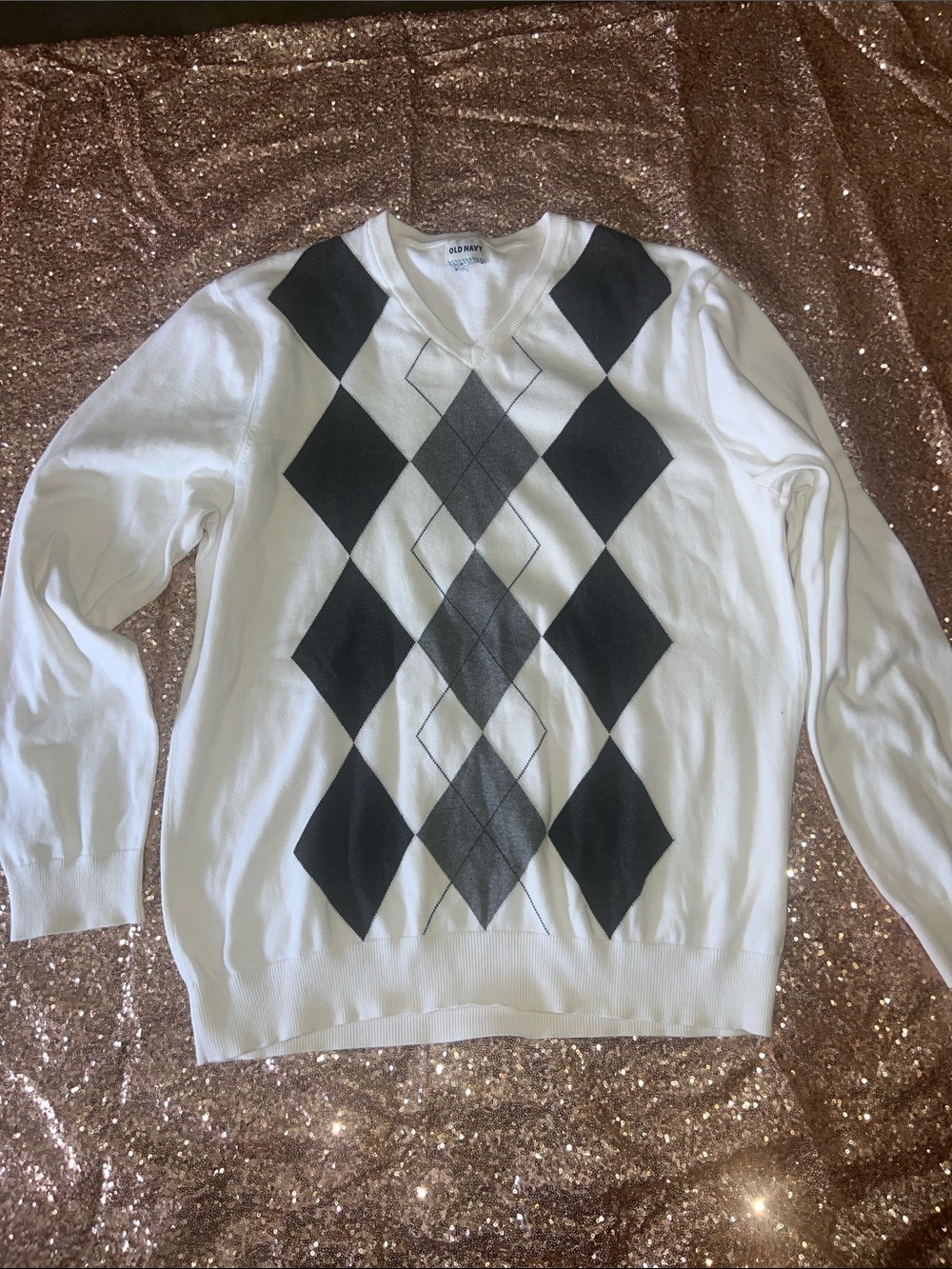 Old Navy Men's White V-Neck Argyle Sweater with Black and Gray Diamonds